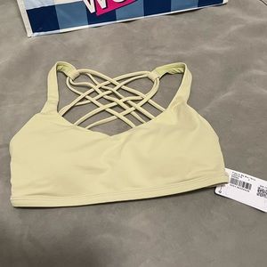 Lululemon free to be bra